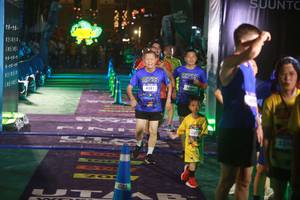 BIB: 4381, 302
                            <button type="button" onclick="openModal(26275065)" class="btn btn-primary btn-sm float-right btn-popup" data-toggle="modal" data-target=".modal-high-quality">
                        <i class="fas fa-shopping-cart"></i> Add to Cart
                    </button>
                                            <button type="button" onclick="isThisMe(26275065, true)" class="btn btn-success btn-sm float-right btn-popup btn-isme hidden" data-toggle="tooltip" data-placement="bottom" title="นี่คือรูปของคุณใช่ไหม คลิกที่นี่เพื่อเอาเข้าอัลบั้ม">
                        <i class="fas fa-plus"></i> Add to album
                    </button>
                    <button type="button" onclick="isThisMe(26275065, false)" class="btn btn-warning btn-sm float-right btn-popup btn-isnotme hidden">
                        <i class="fas fa-ban"></i> Remove from album
                    </button>